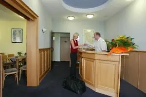 Hotel Am Vogelsanger Weg 3*