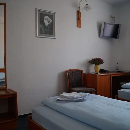 Am Vogelsanger Weg Hotel