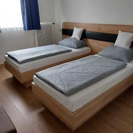 Am Vogelsanger Weg 3* Ντίσελντορφ