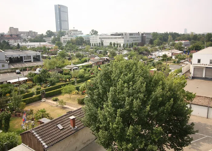 Am Vogelsanger Weg Hotel