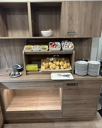 Am Vogelsanger Weg 3*