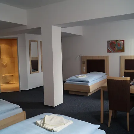 Am Vogelsanger Weg 3* Ντίσελντορφ