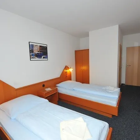 Am Vogelsanger Weg Hotel 3*