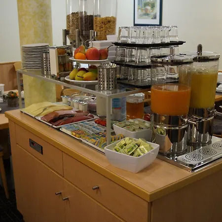 Am Vogelsanger Weg Hotel 3*