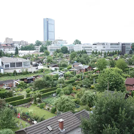 Am Vogelsanger Weg 3* Dusseldorf