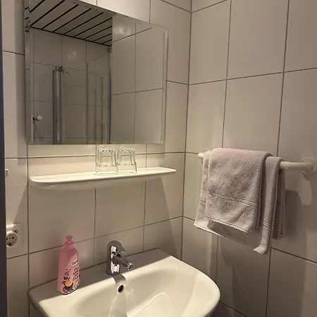 Hotel Am Vogelsanger Weg 3*