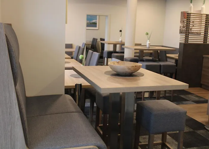 Am Vogelsanger Weg Hotell 3*
