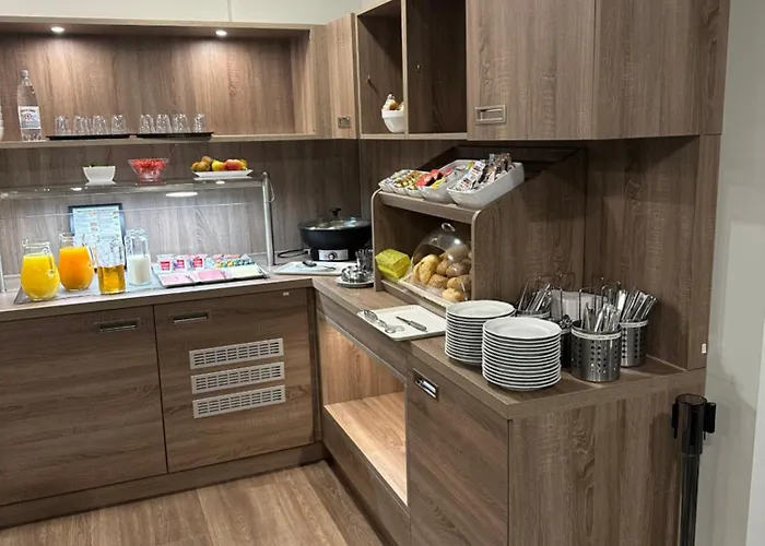 Hotel Am Vogelsanger Weg 3*