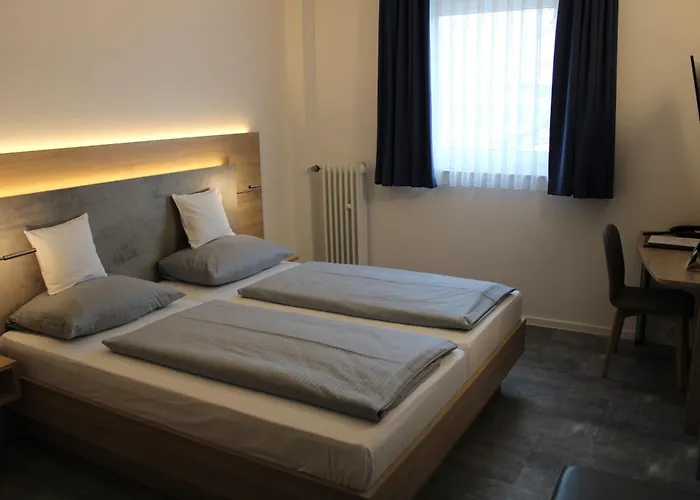 Hotell Am Vogelsanger Weg 3*