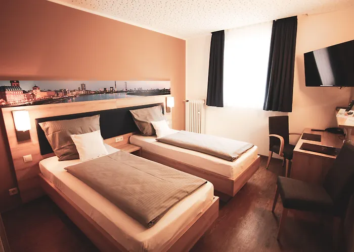 Am Vogelsanger Weg 3* Düsseldorf