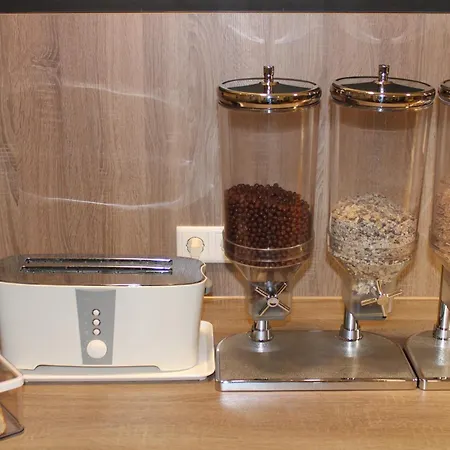 アム フォーゲルザンガー ヴェフ ホテル デュッセルドルフ