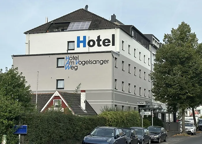 Am Vogelsanger Weg 3* Dusseldorf