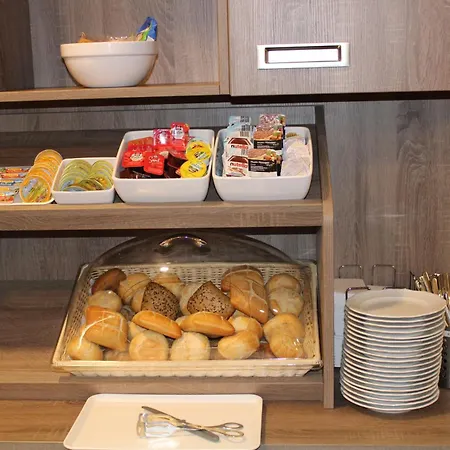 Am Vogelsanger Weg Hotell