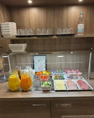 Hotell Am Vogelsanger Weg 3*