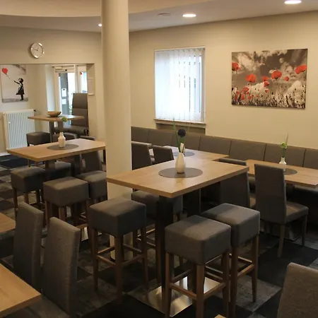 Am Vogelsanger Weg 3* Düsseldorf