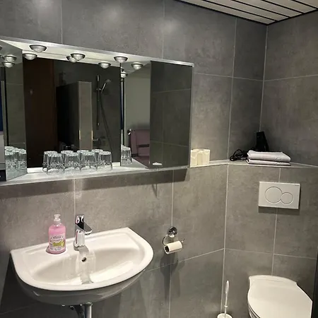 Am Vogelsanger Weg Hotell 3*