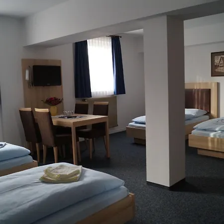 Hotell Am Vogelsanger Weg