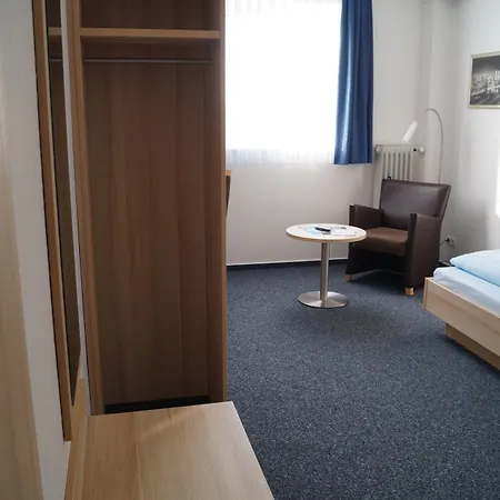 Am Vogelsanger Weg Hotell