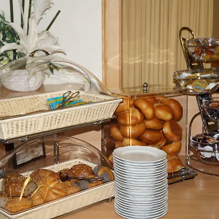 Am Vogelsanger Weg Hotell