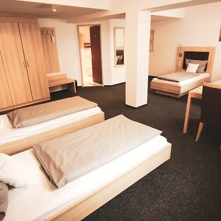 Hotell Am Vogelsanger Weg