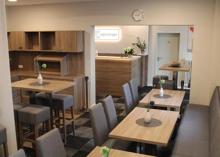 Am Vogelsanger Weg Otel 3*