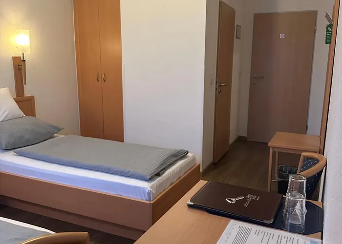 Am Vogelsanger Weg Otel 3*