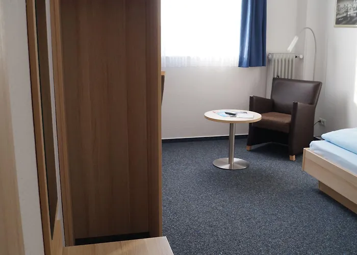 Am Vogelsanger Weg Otel