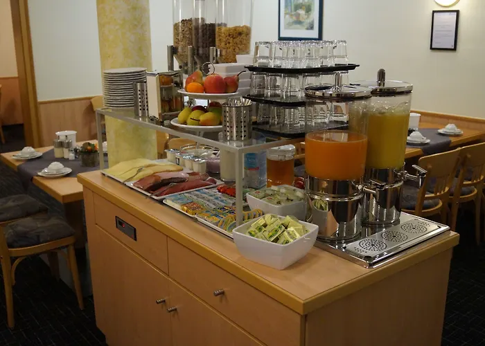 Am Vogelsanger Weg Otel 3*