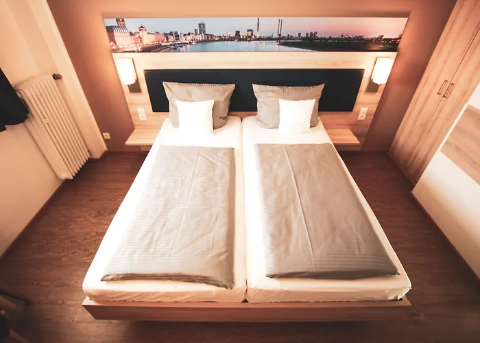 Am Vogelsanger Weg Otel