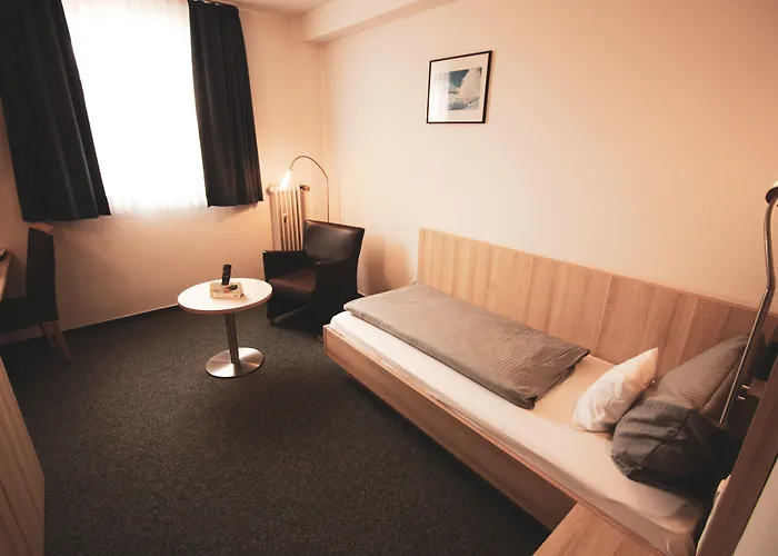 Am Vogelsanger Weg 3* Düsseldorf